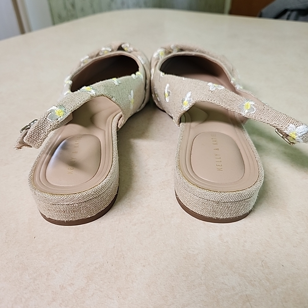 NEW Women's Kelly & Katie Ofena Linen Mule Flat Embroidered Daisies Size 11 - Picture 5 of 10